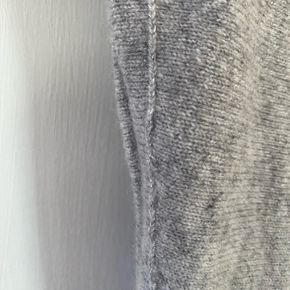 Athleta 100% Cashmere Light Gray Women's Wide Neck Sweater - Picture 4 of 6